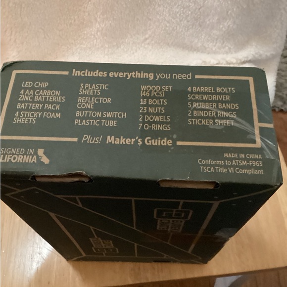 Eureka Crate Kit Build 2 In 1 Lantern - Picture 6 of 8